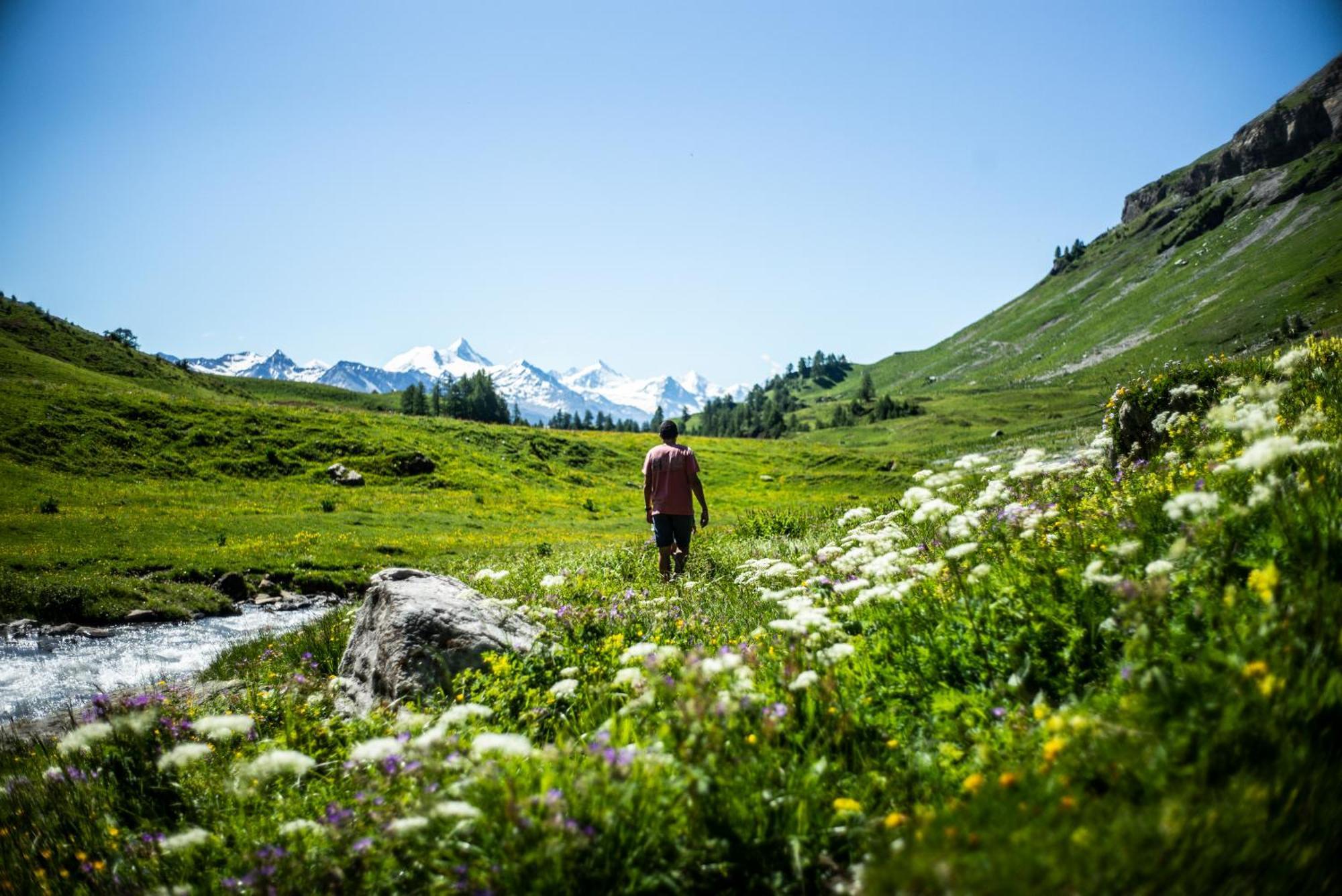 Crans Montana Suites Exterior foto